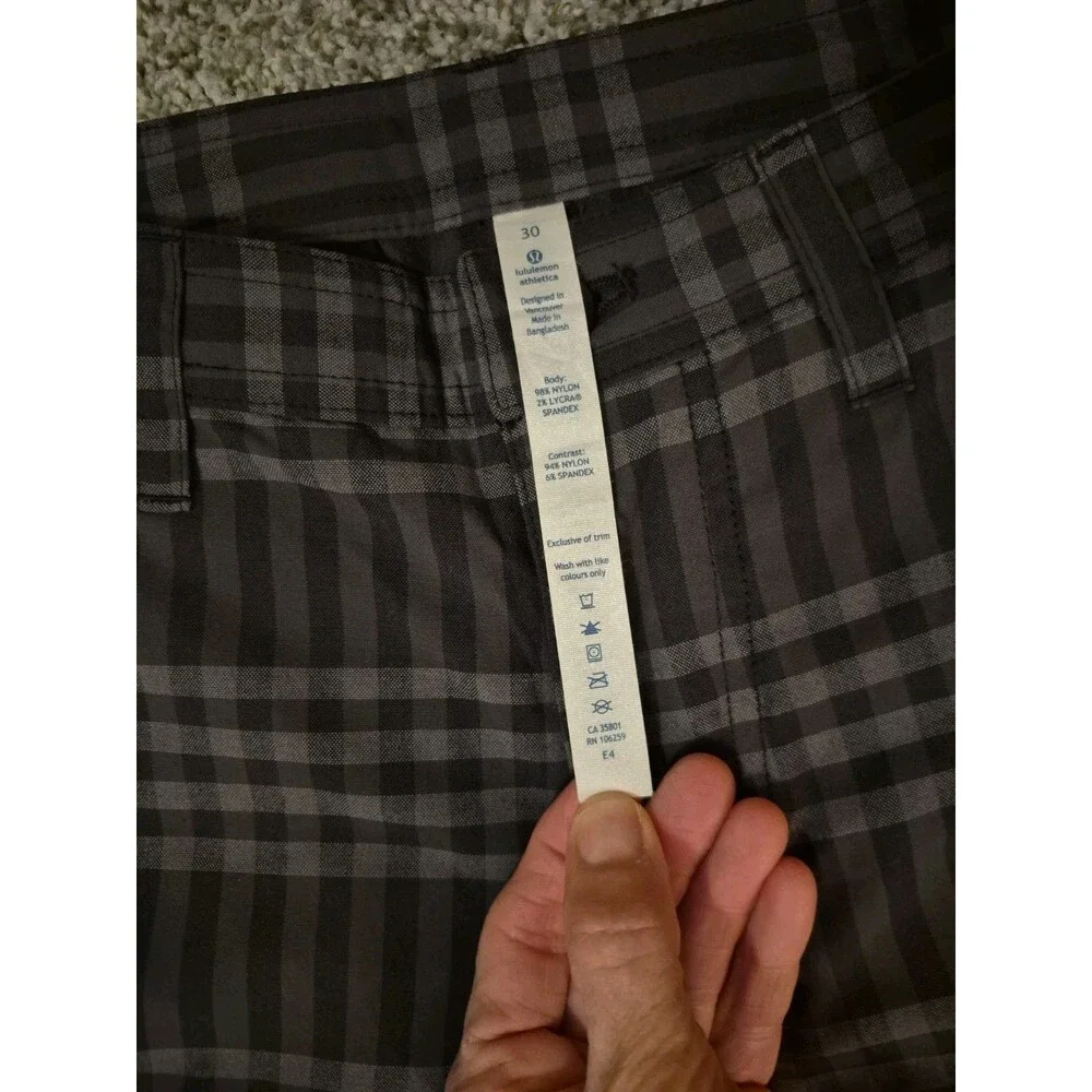 Lululemon Commission Shorts Mens 30 Black Plaid 10